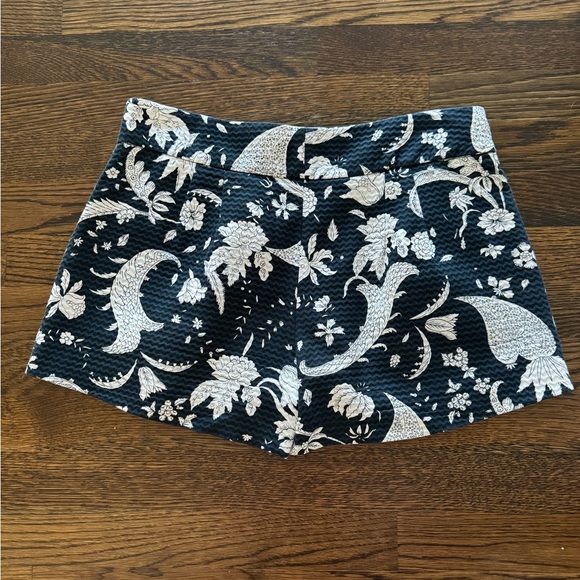 Zara mini shorts in size S - Picture 2 of 4